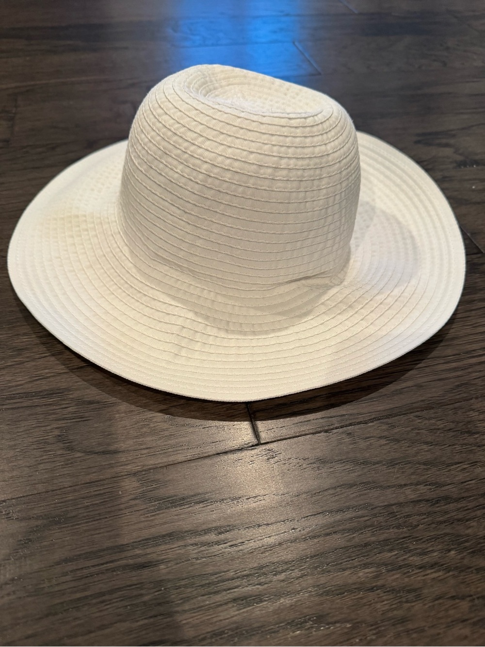 Women's Wide-Brim Sun Hat - white